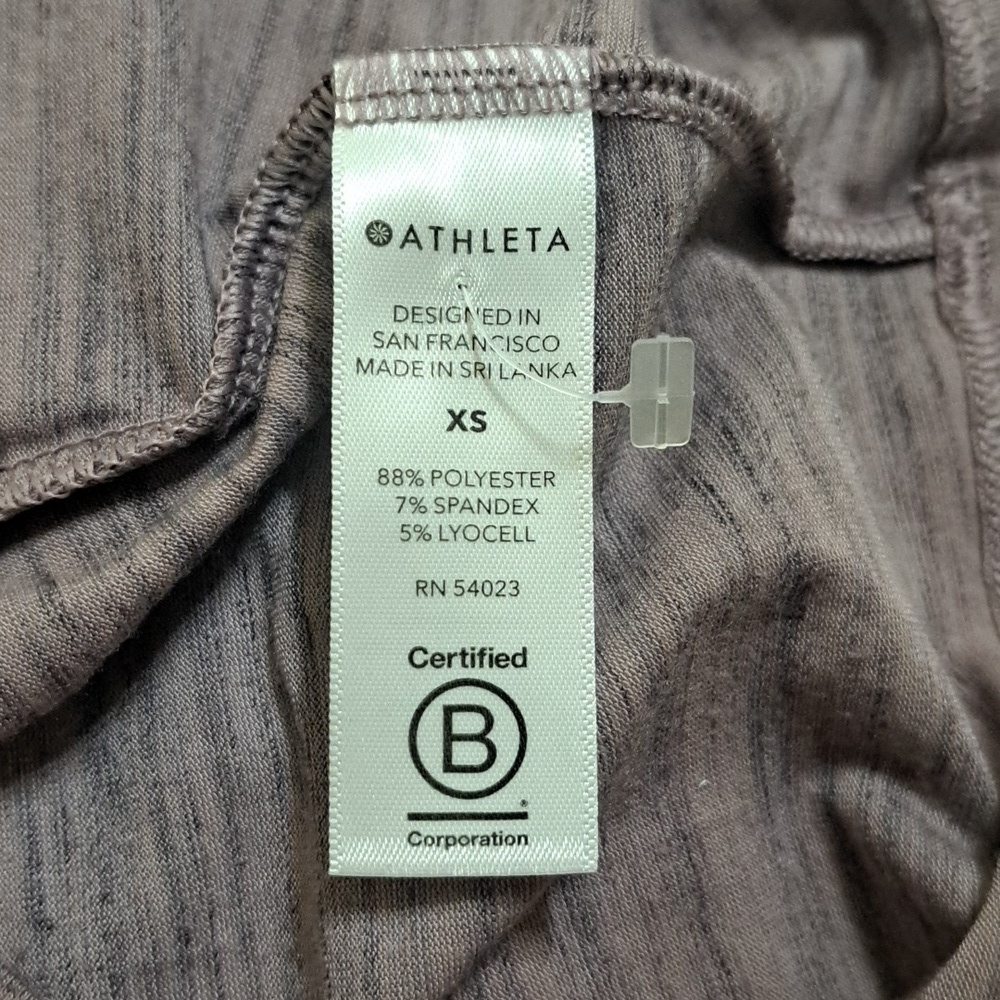 ATHLETA xs stretch top, like NEW! - Picture 5 of 5